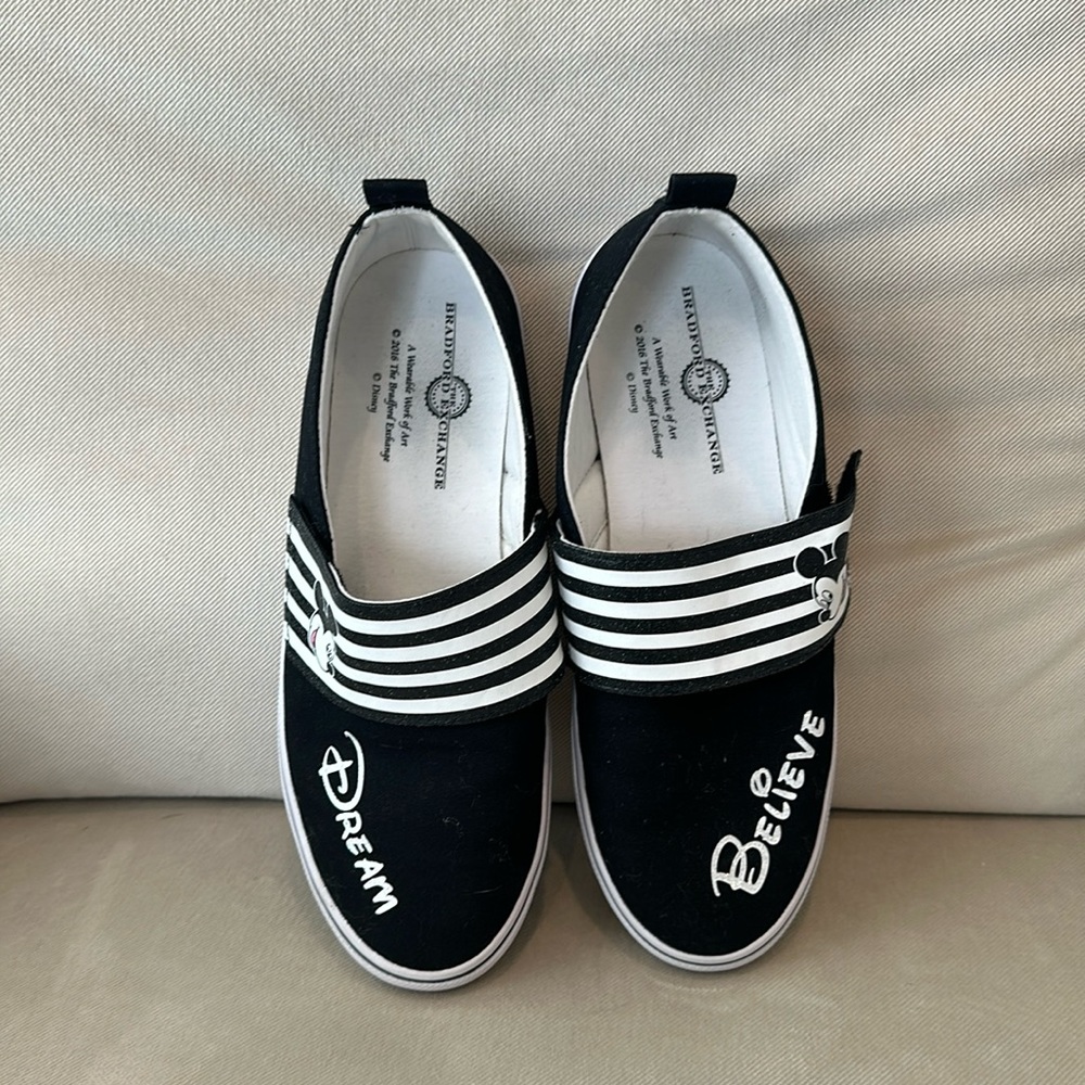 Disney Mickey Mouse Black & White Canvas Flat Sneakers boat shoes Sz 9